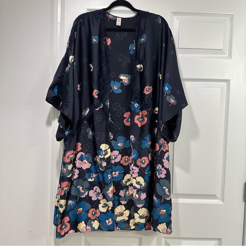 Victoria’s Secret M/L Kimono Cover Up Robe Floral Lace Detail Navy